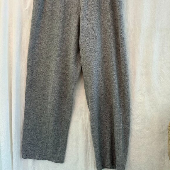 Valerie Stevens Gray Cashmere Sweatpants - Picture 2 of 6